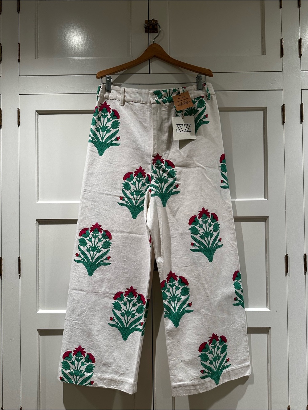 SZ Block Print Wide Leg Pants in White with Green & Red Floral Print